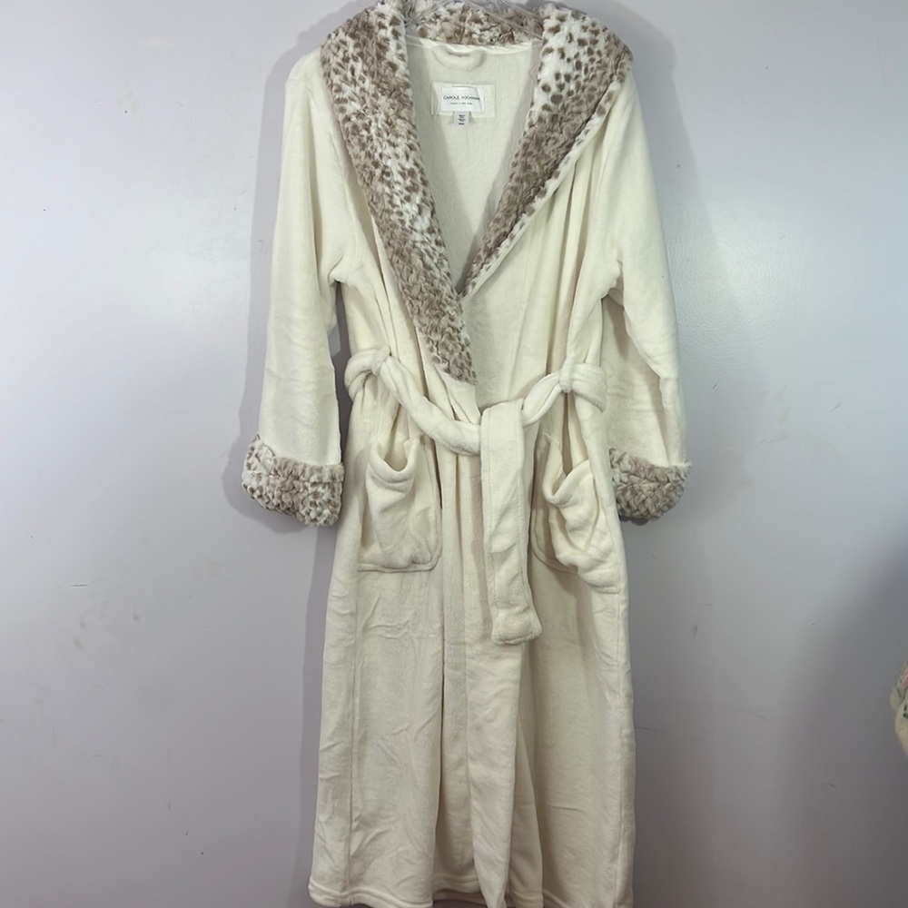 Carole Hochman Ladies’ plush wrap robe, luxurious, medium, off white